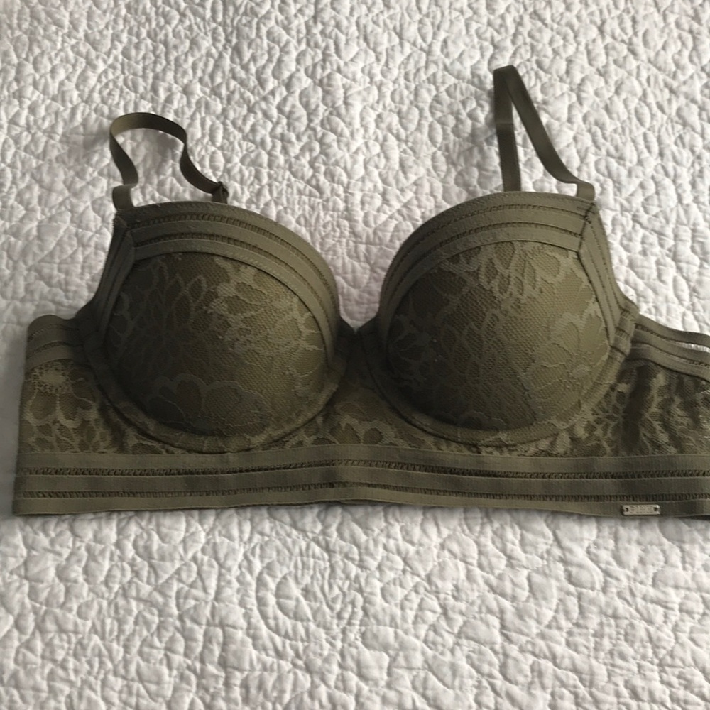 VS Bra